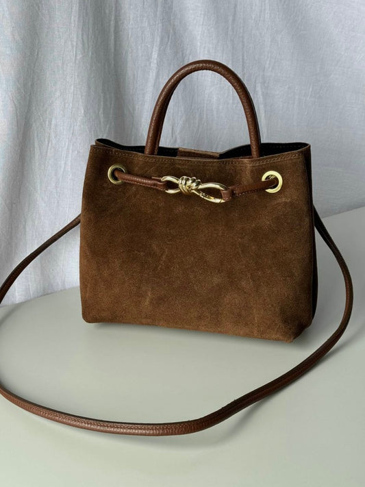 Elegancka torebka bucket bag z naturalnego zamszu, Włochy