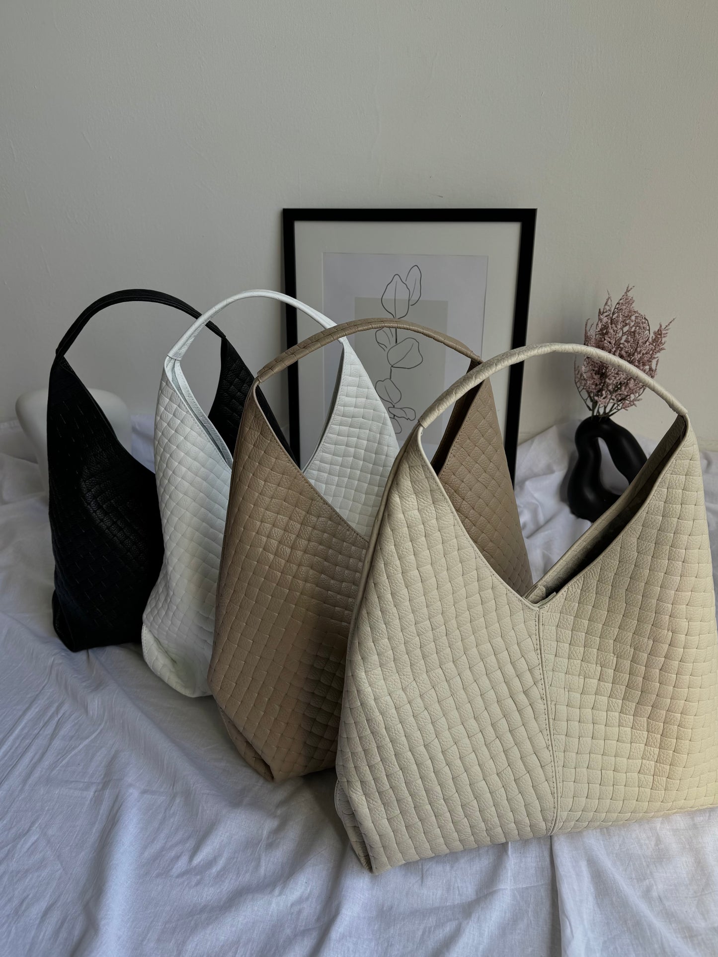 Shopper z plecionej skóry naturalnej z kosmetyczką – Made in Italy