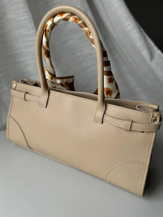 Elegancka Baguette torebka z naturalnej skóry w beżowym kolorze do ręki lub na ramię, Włochy