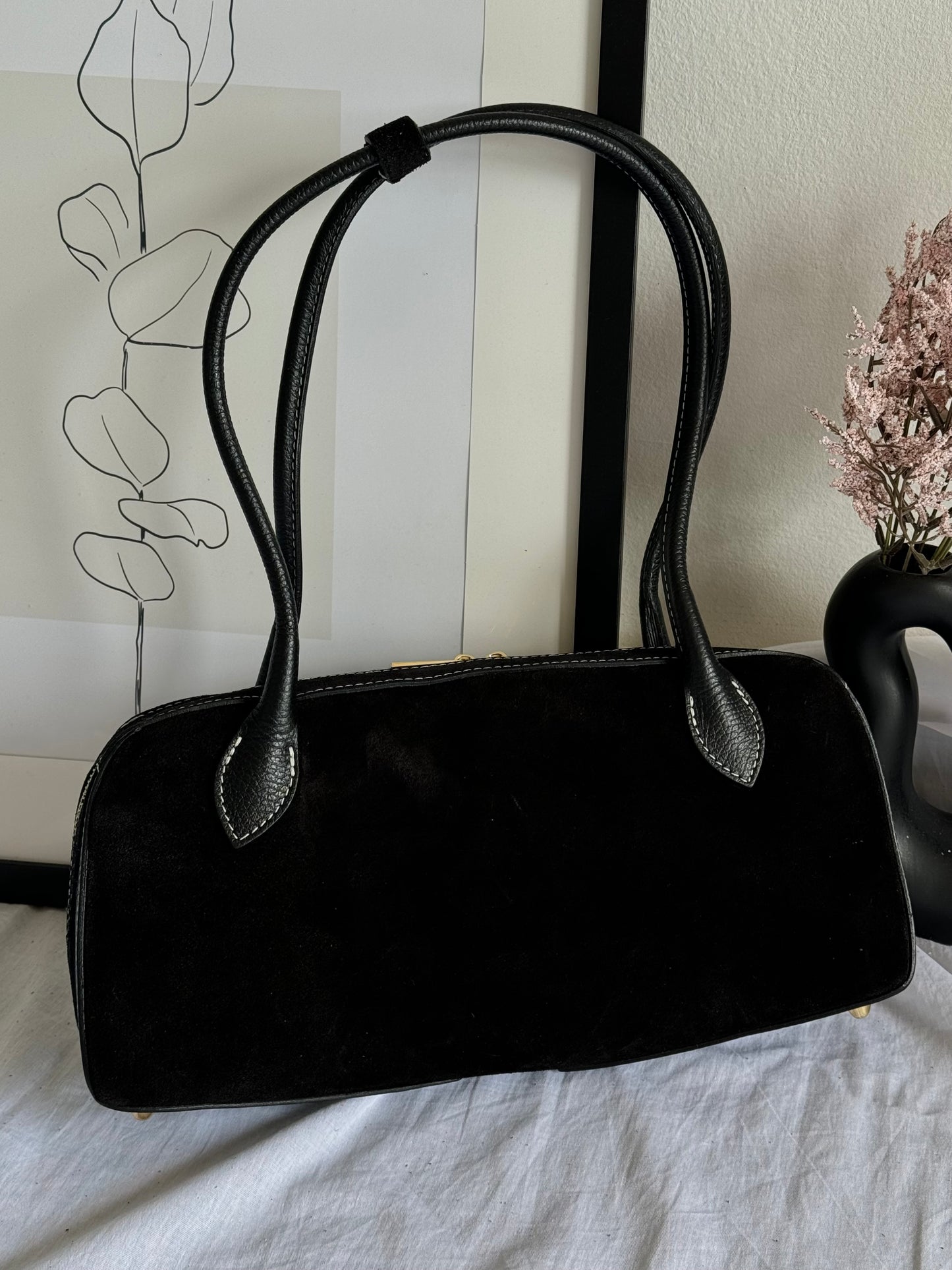 Italian baguette bag made of natural suede in a fashionable color