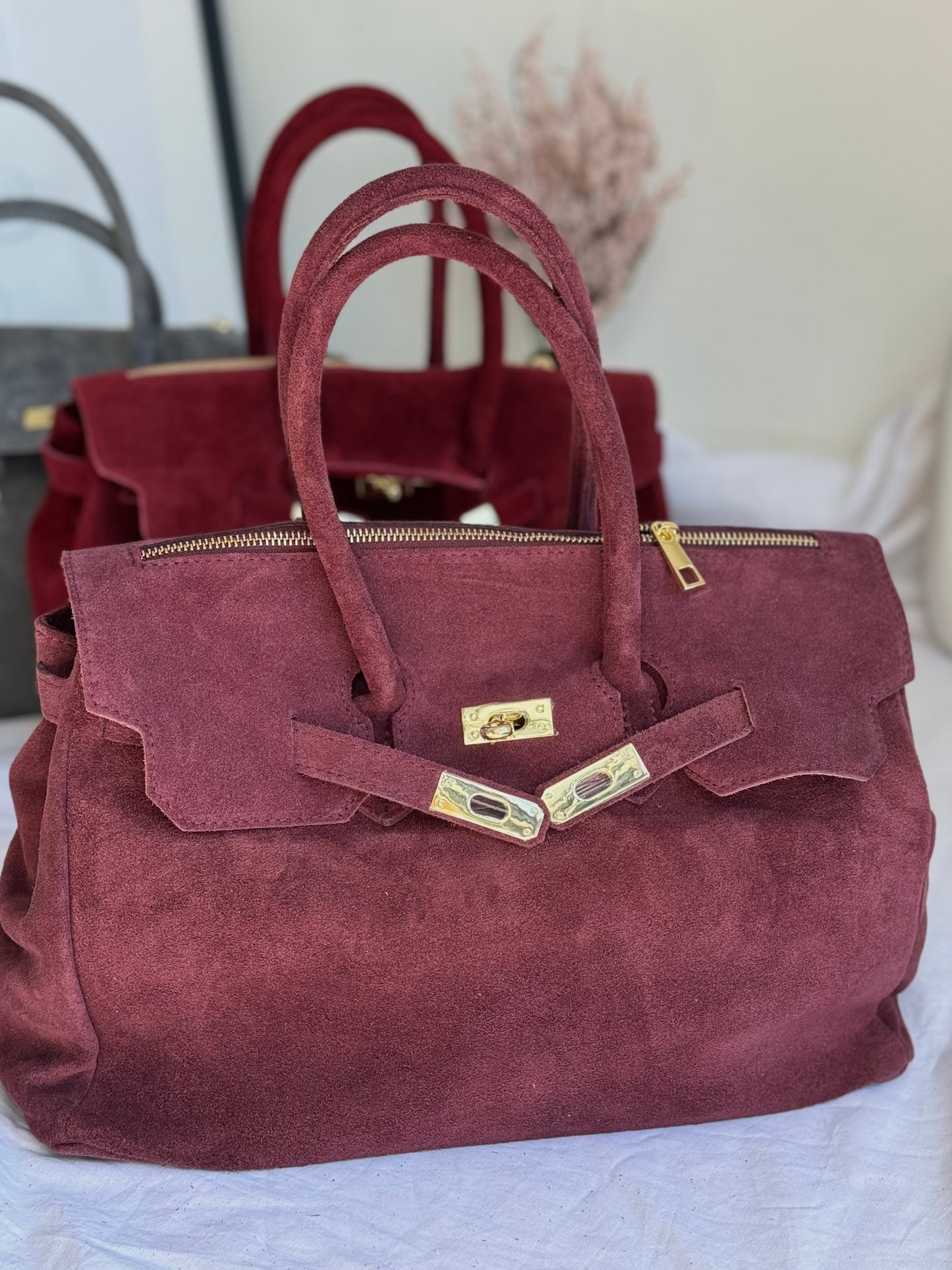 Elegancka torebka shopper z naturalnego zamszu do ręki, wyprodukowana we Włoszech