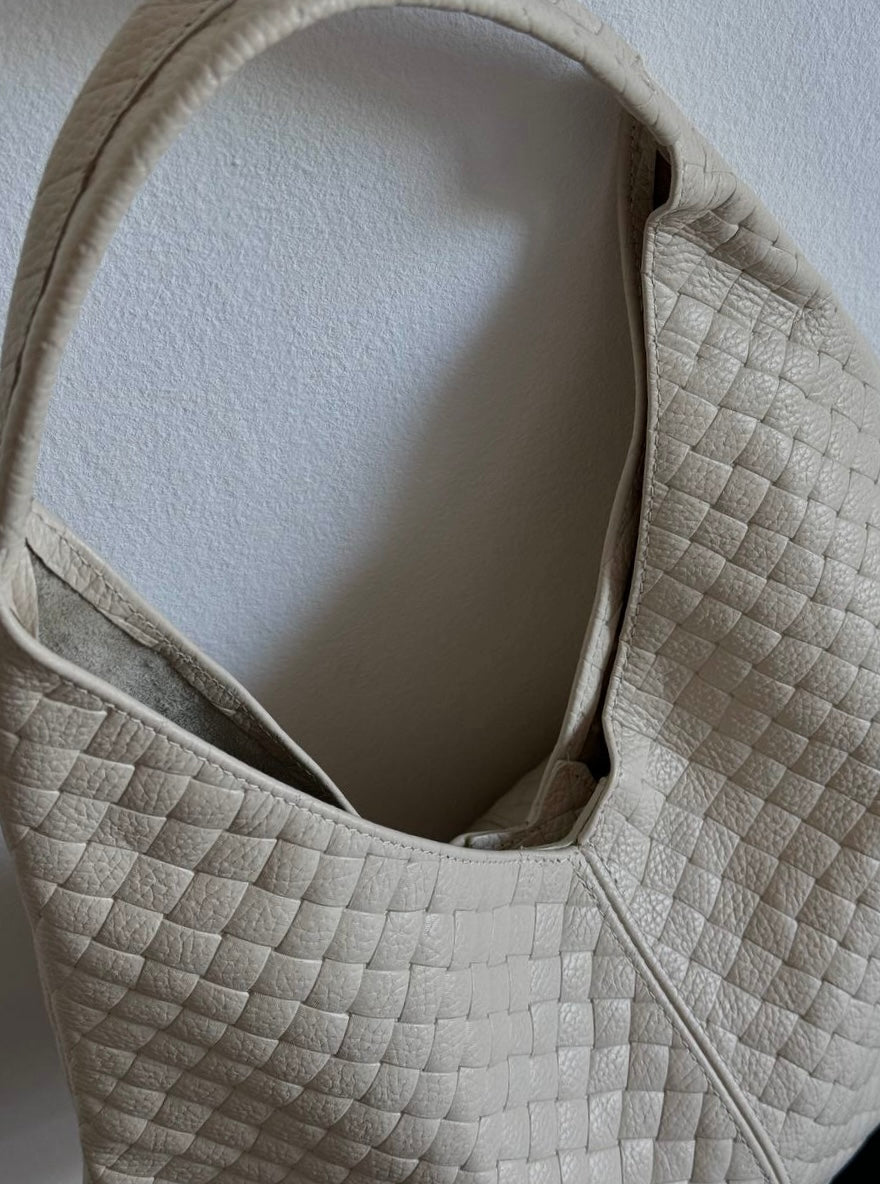 Shopper z plecionej skóry naturalnej z kosmetyczką – Made in Italy