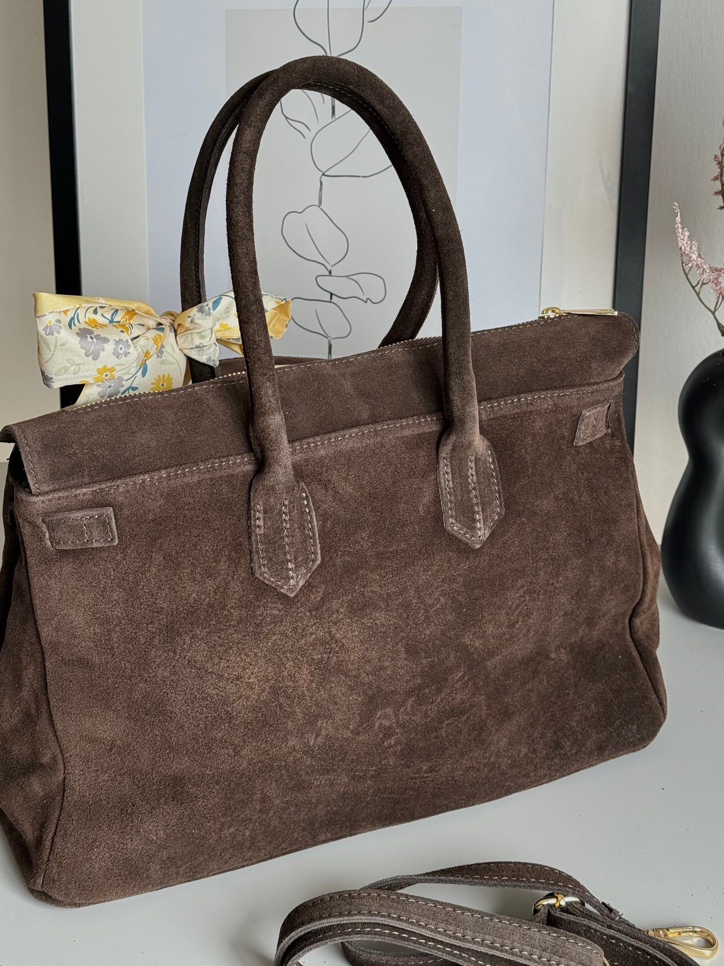 Elegancka torebka shopper z naturalnego zamszu do ręki, wyprodukowana we Włoszech
