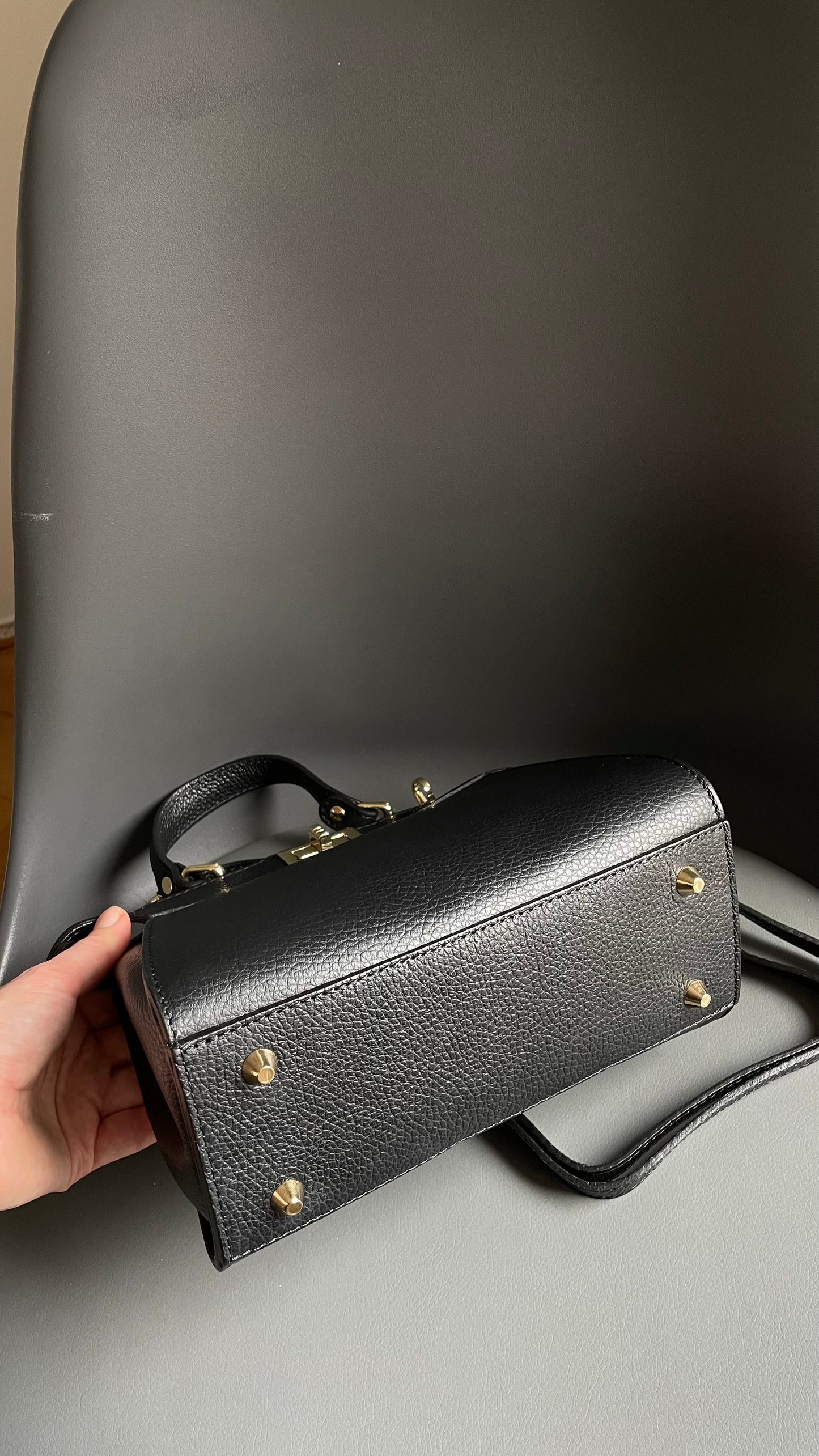 Torebka Crossbody czarna z naturalnej skóry, Włochy