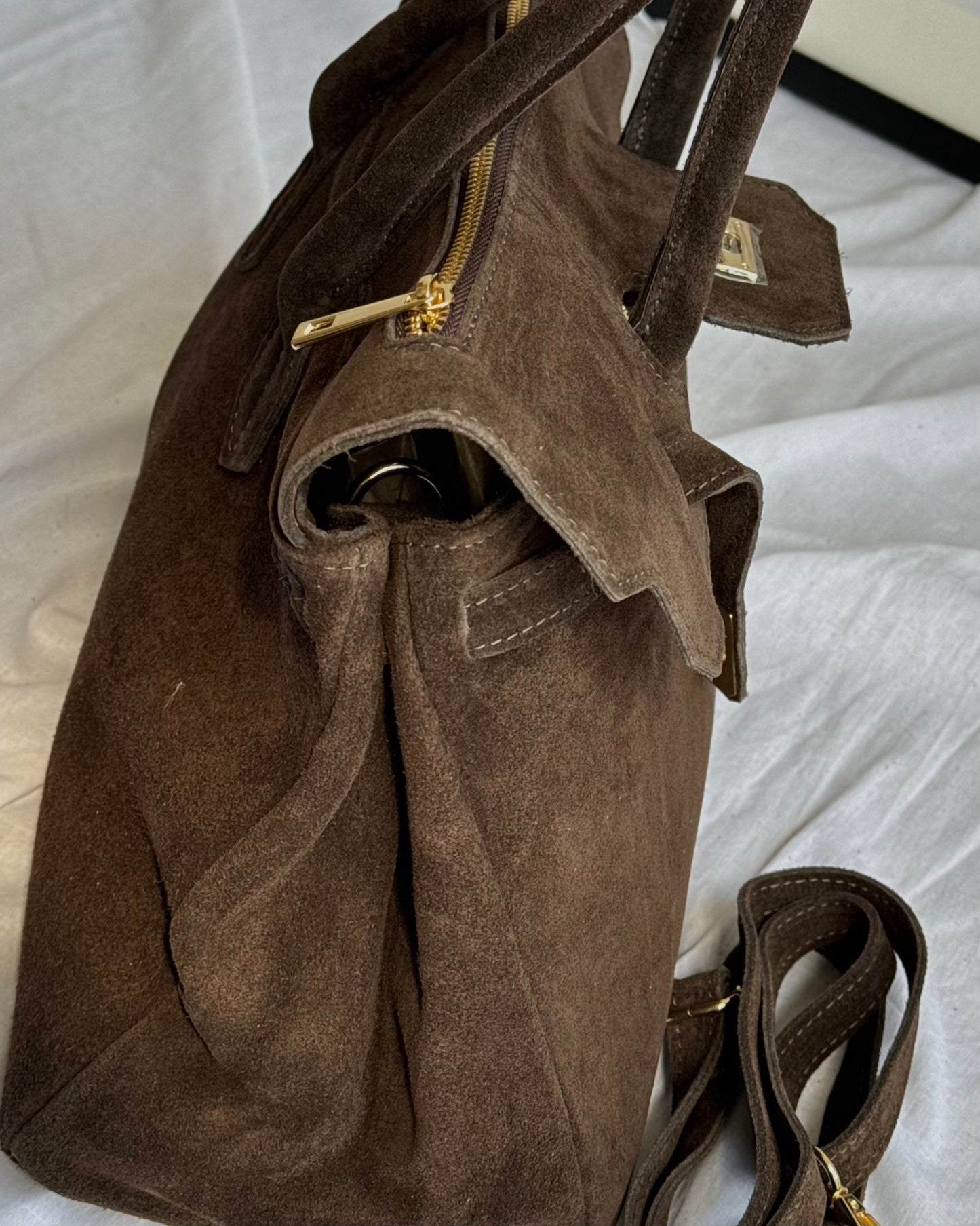 Elegancka torebka shopper z naturalnego zamszu do ręki, wyprodukowana we Włoszech