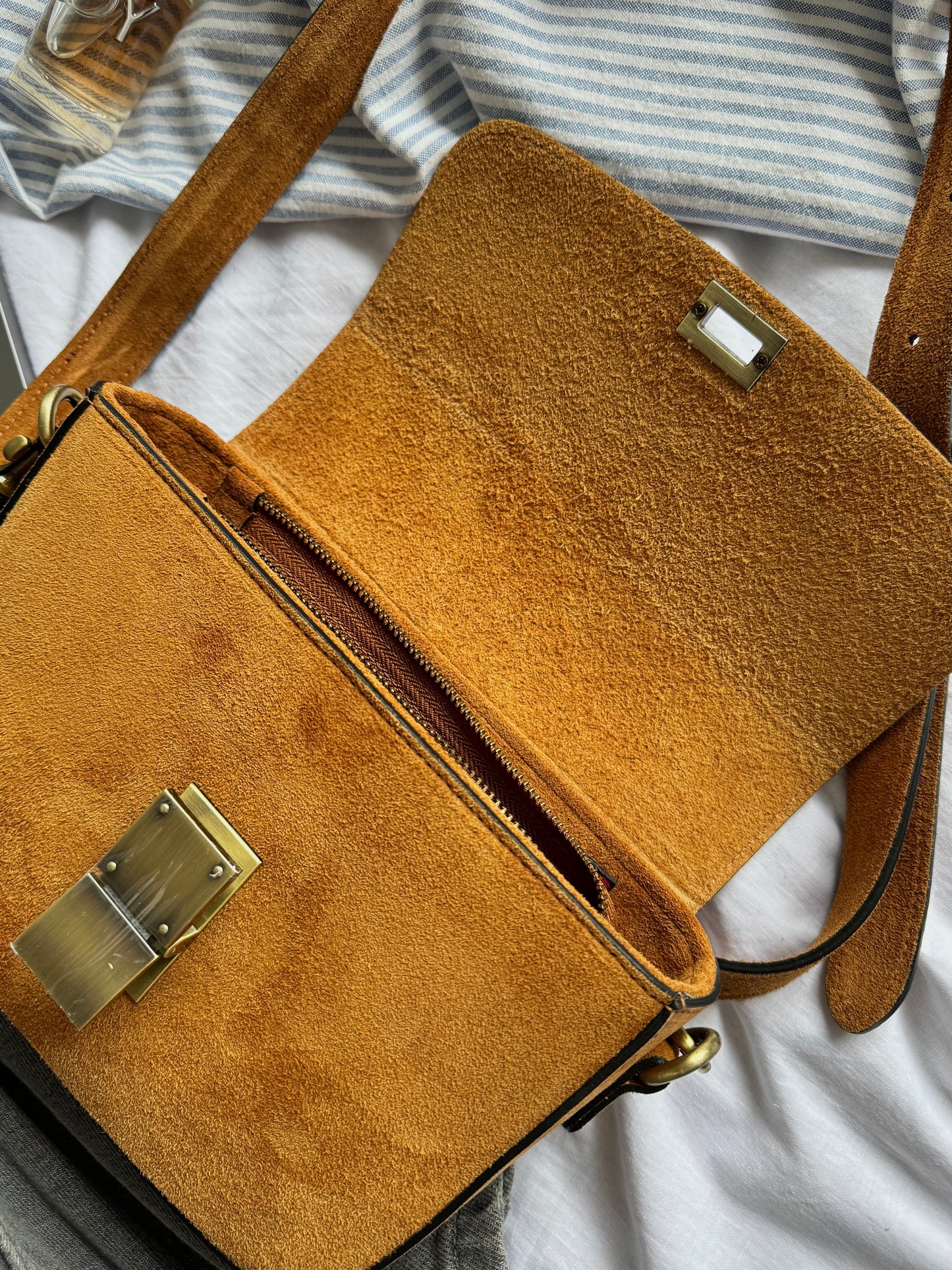 Torebka Crossbody na ramię z naturalnej skóry zamszowej, Włochy