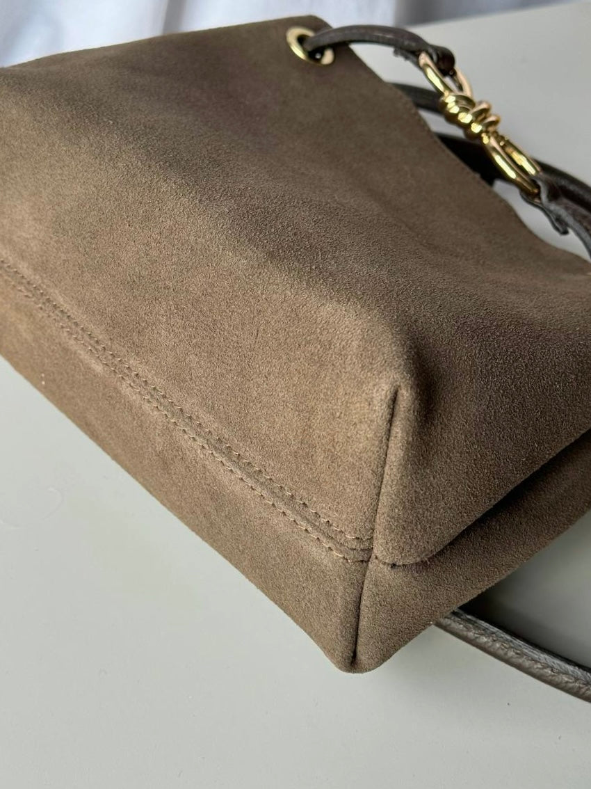 Elegancka torebka bucket bag z naturalnego zamszu, Włochy