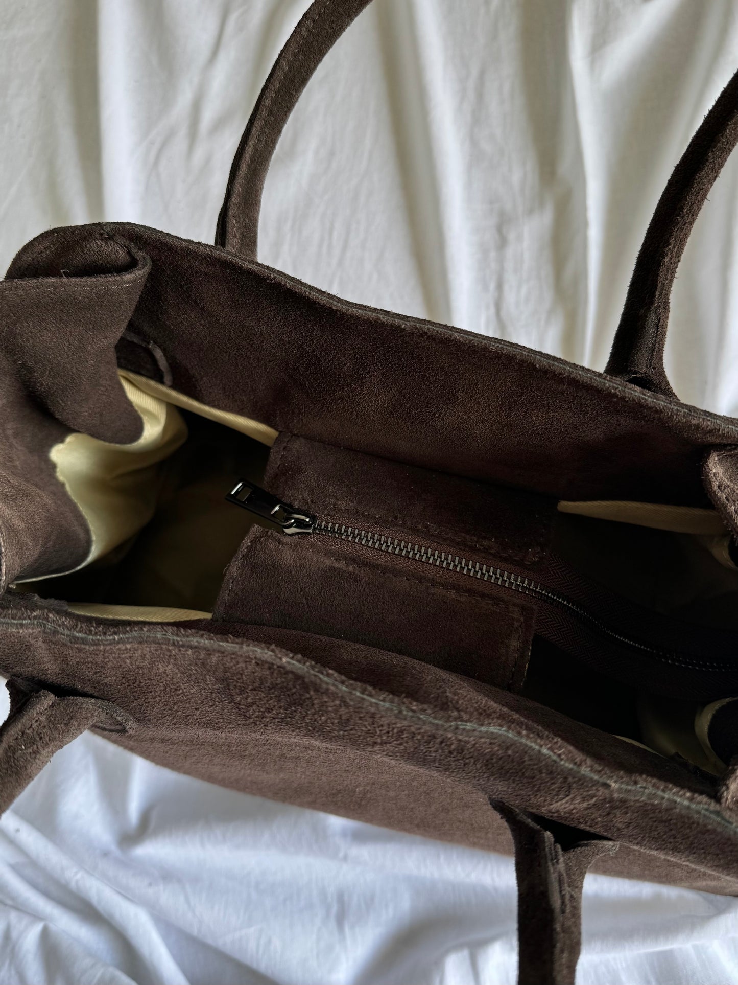 Zamszowa torebka shopper w czekoladowym kolorze, Włochy