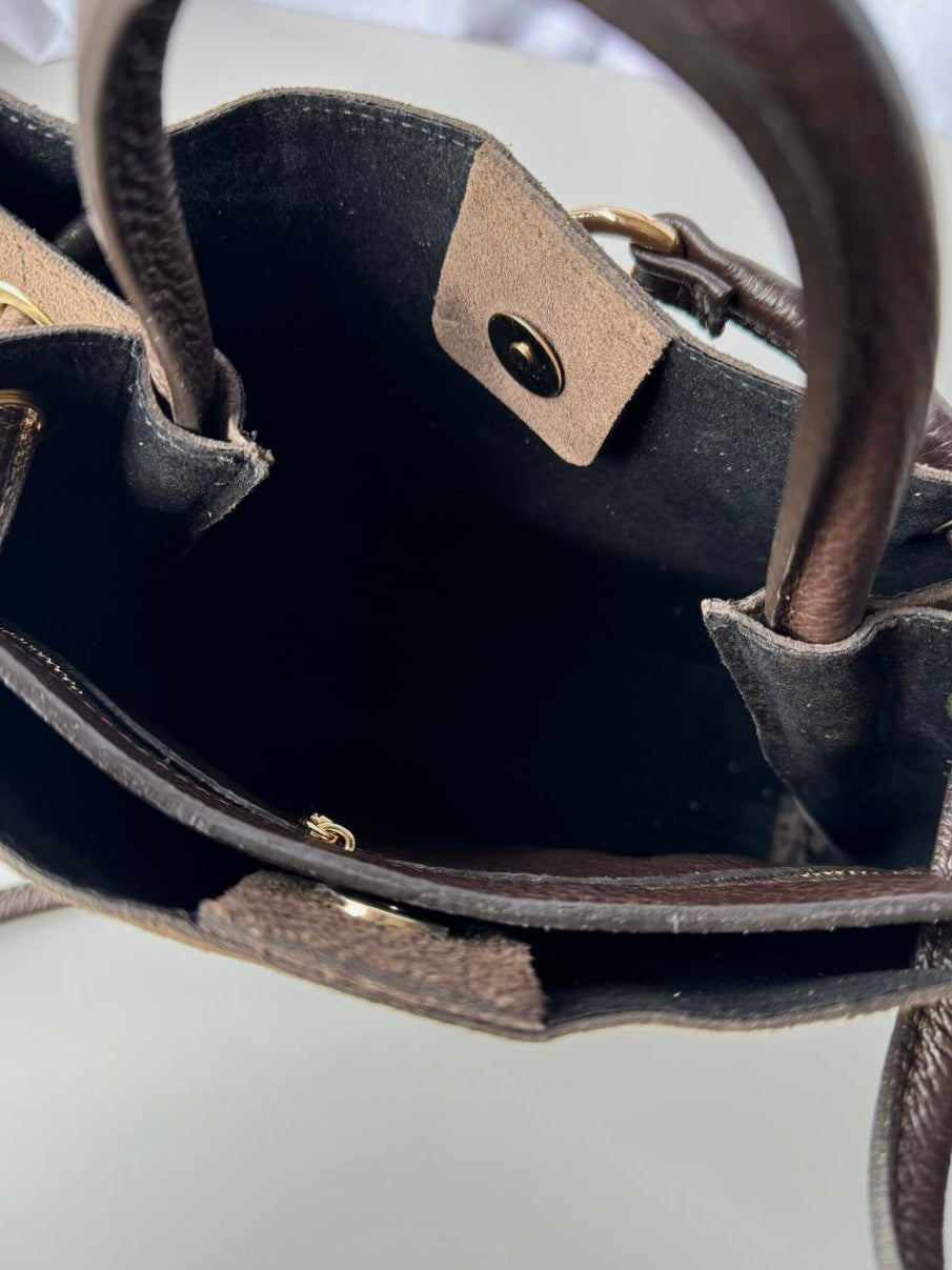 Elegancka torebka bucket bag z naturalnego zamszu, Włochy