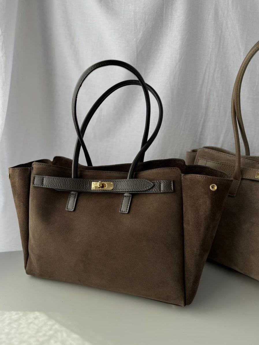 Stylowa torebka shopperka z naturalnego zamszu w modnym kolorze, Włochy