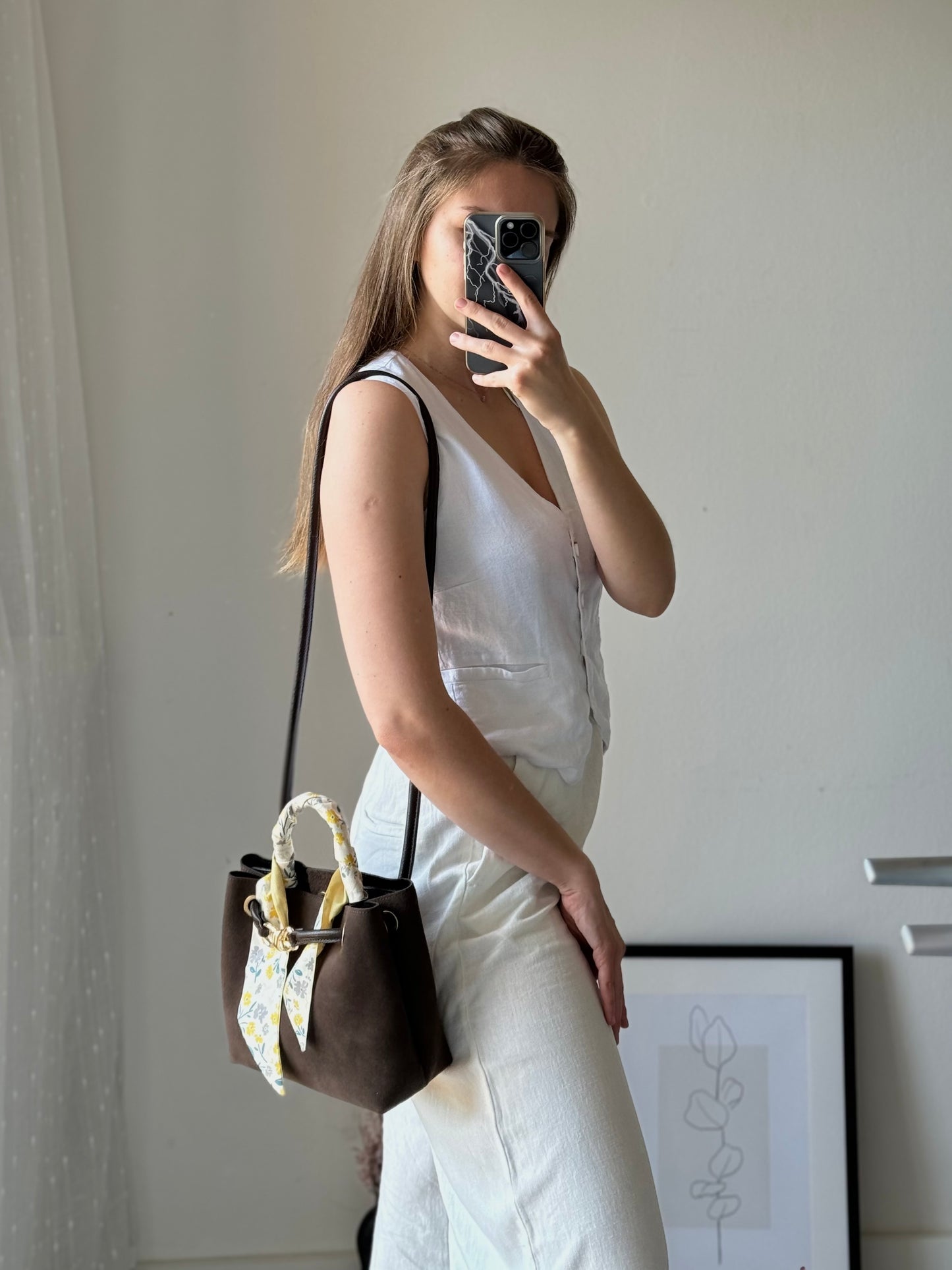 Elegancka torebka bucket bag z naturalnego zamszu, Włochy