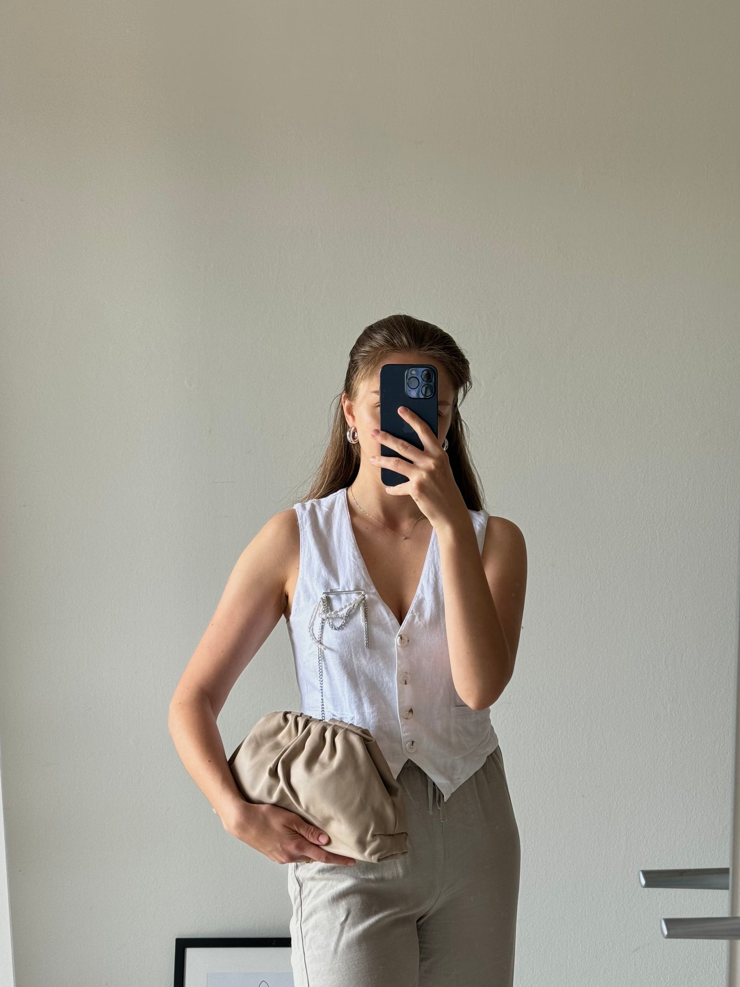Stylowa Clutch torebka z miękkiej skóry z łańcuszkiem w kolorze taupe scuro, Włochy