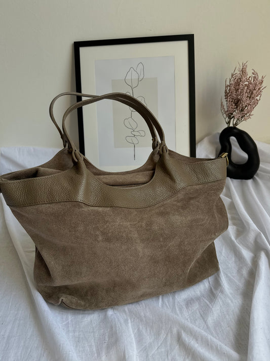 Elegancka torebka tote z naturalnego zamszu, Włochy