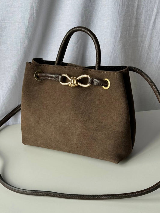 Elegancka torebka bucket bag z naturalnego zamszu, Włochy