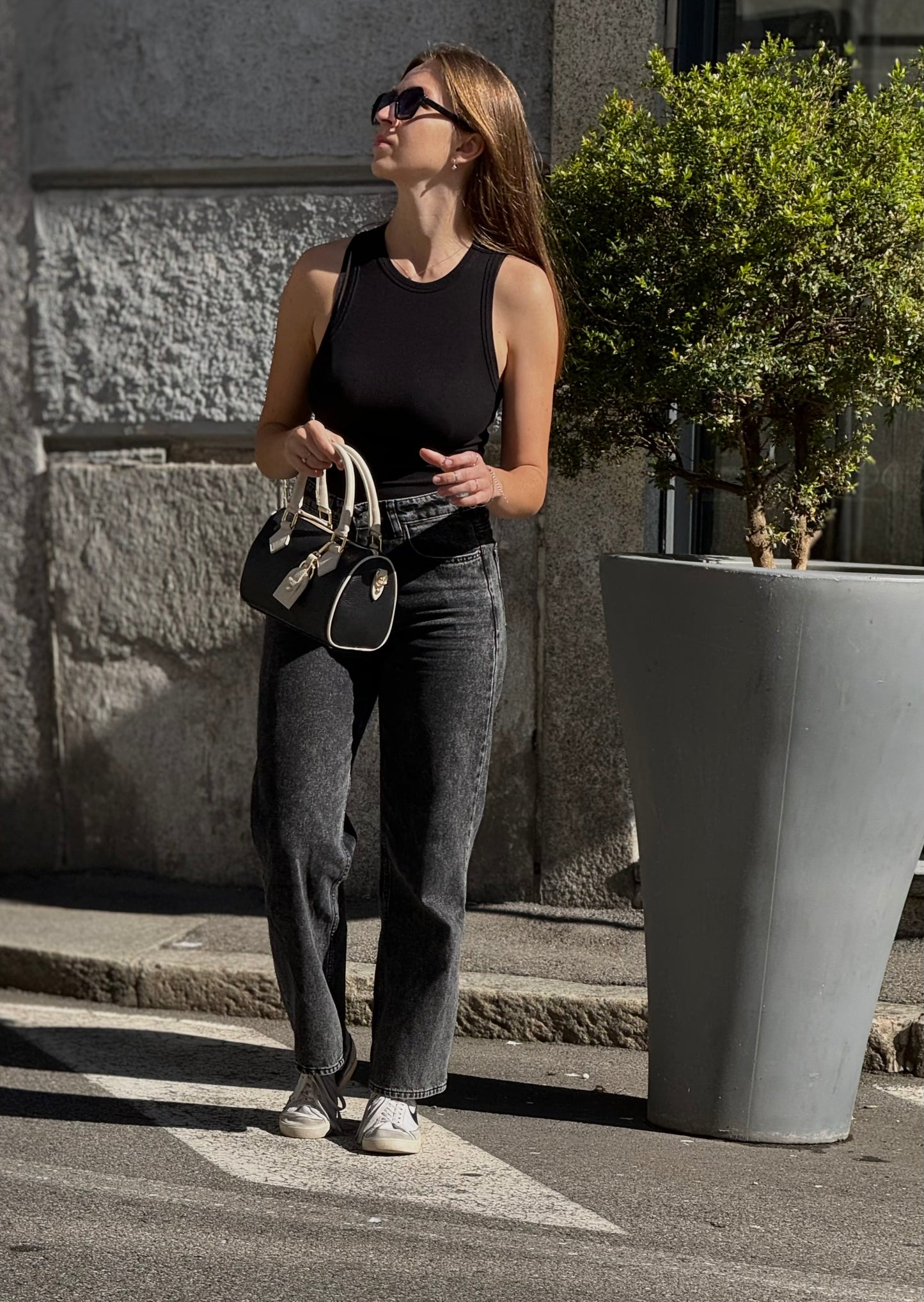 Torebka czarna Torba beczka z naturalnej skóry crossbody, Włochy