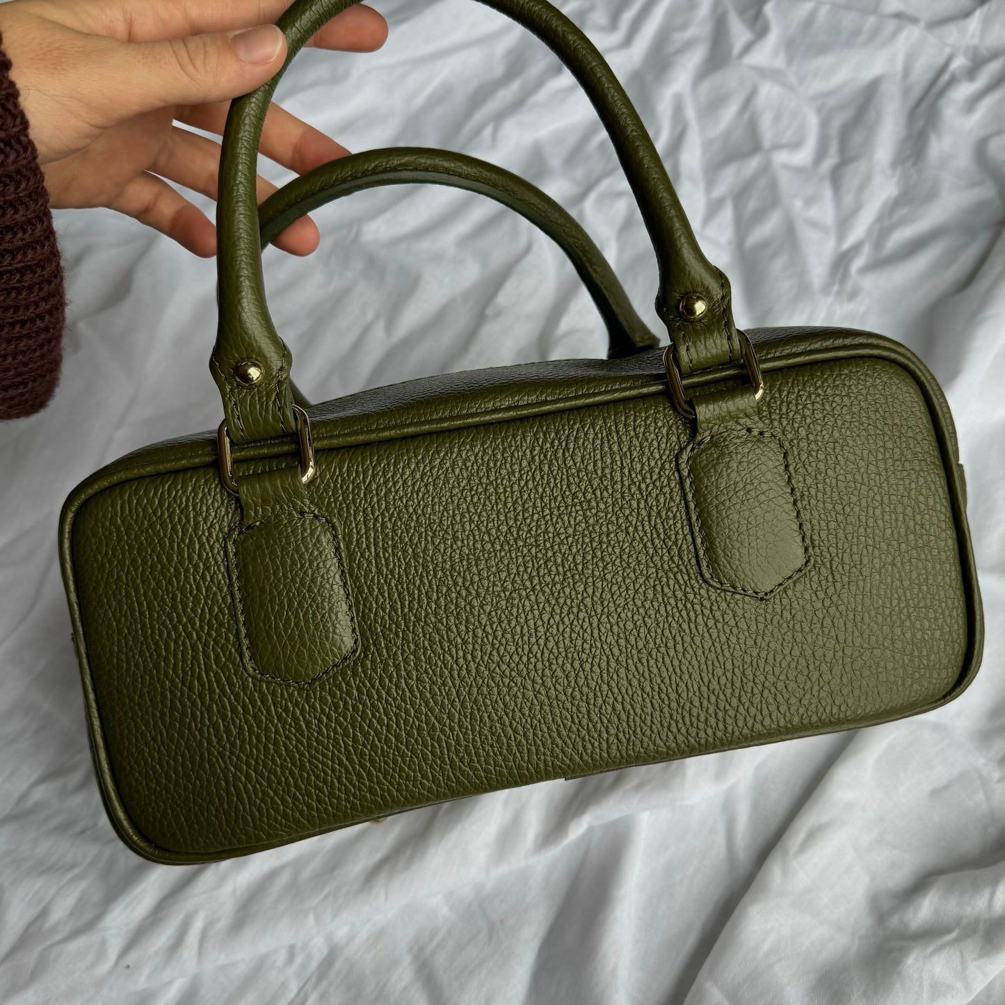 Włoska torebka Baguette skórzana do ręki - stylowy minimalizm w odcieniu khaki