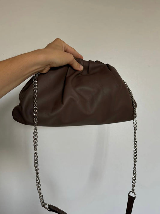 Stylowa Clutch torebka z miękkiej skóry z łańcuszkiem w kolorze taupe scuro, Włochy