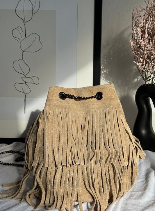 Torebka hobo z naturalnego zamszu z frędzlami, Włochy