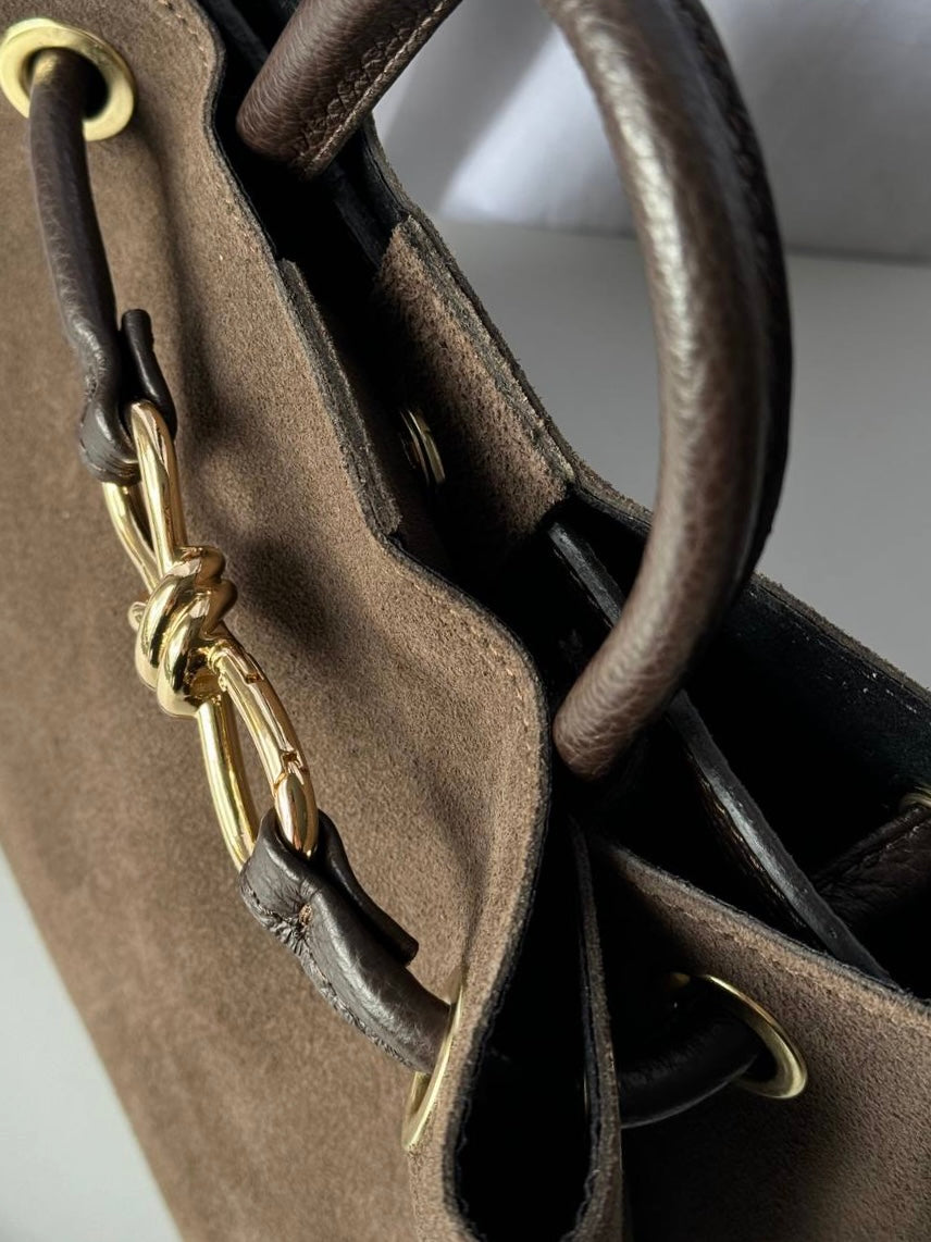Elegancka torebka bucket bag z naturalnego zamszu, Włochy