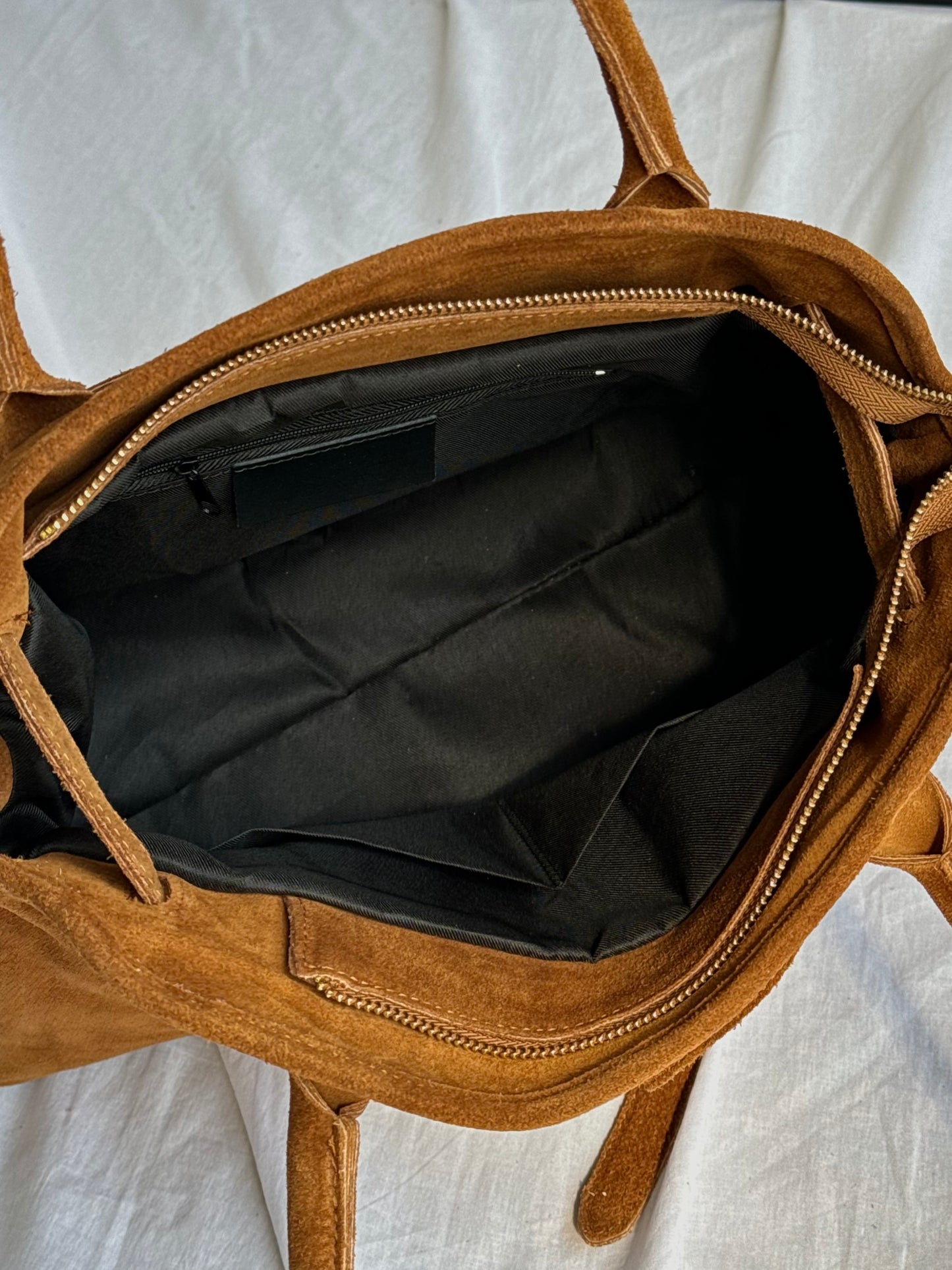 Torebka shopper zamszowa do ręki lub na ramię wykonana we Włoszech