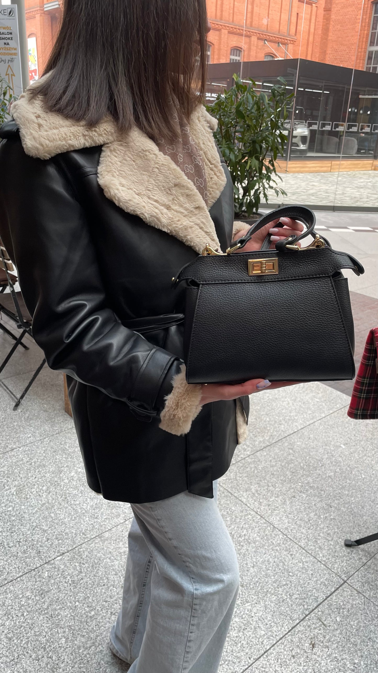 Torebka Crossbody czarna z naturalnej skóry, Włochy
